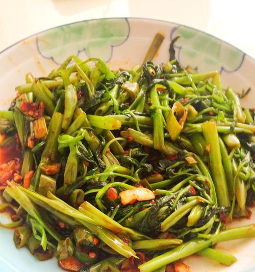 一口香蒜炒空心菜，鲜美爽口又有营养