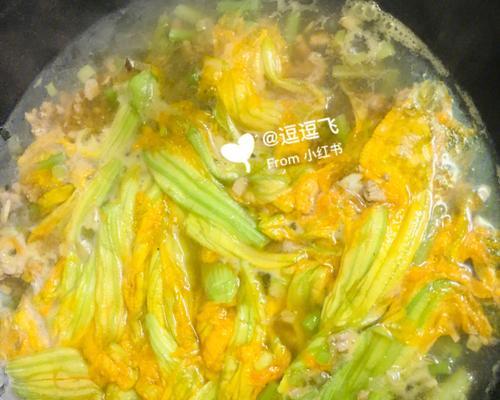 香蒜抄南瓜花食谱（秋日美食）