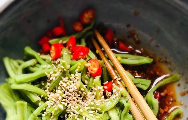 夏日清爽健康美食——爽口凉拌瓜皮（15种不同口味的瓜皮凉拌）