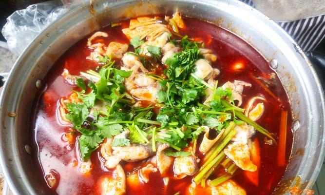 尝鲜美味——爽口蝌蚪鱼的制作方法（清新口感与营养丰富）