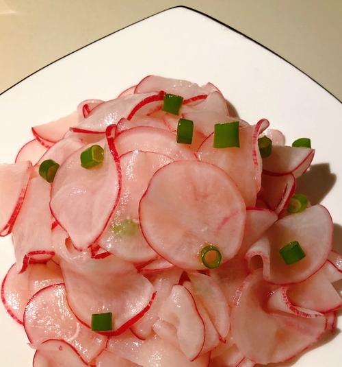 白萝卜，健康之味（营养全面的白萝卜料理）