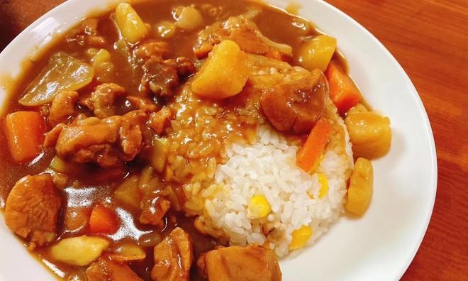 双味咖哩饭的制作（用不同的咖哩融合出别样的美味）