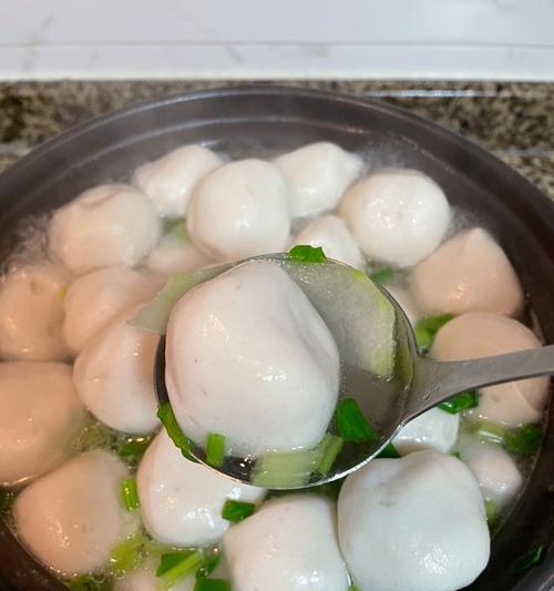双色珍珠米丸制作方法（用稻米和豆类做出美味可口的双色珍珠米丸）