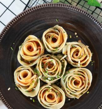 如何制作双色玫瑰花（教你如何用简单的方作双色玫瑰花）