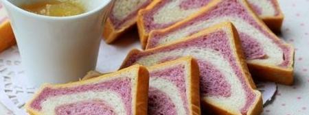 双色黄油面包的制作方法（用简单的材料制作美味的黄油面包）