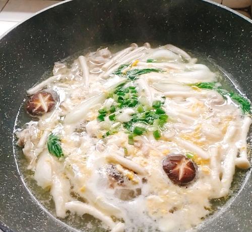 简单好吃的双色蛋花汤（用小众食材制作的美味佳肴）
