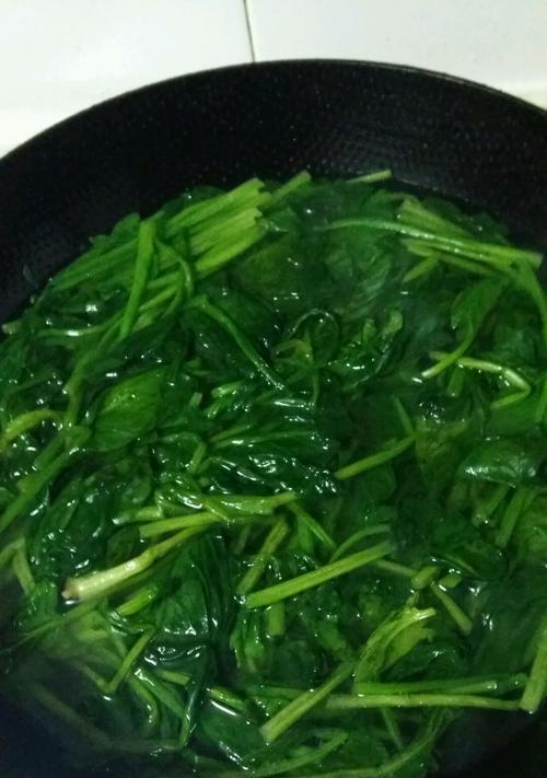 轻盈健康的双色菠菜汤（营养均衡）