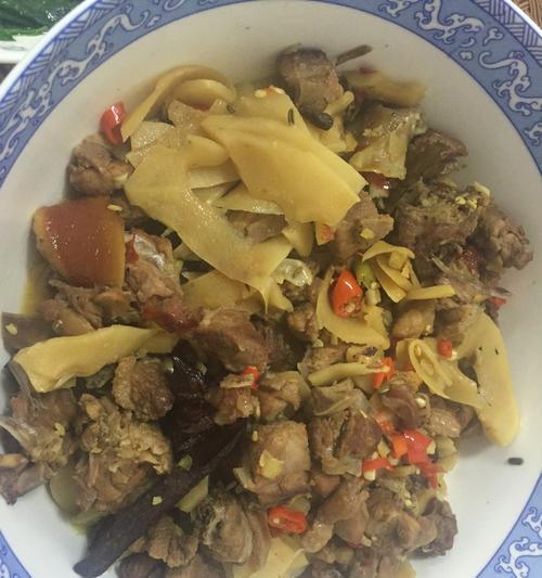 一道下饭好菜，热量低营养丰富，肉嫩酸爽口感让你回味无穷（一道下饭好菜）
