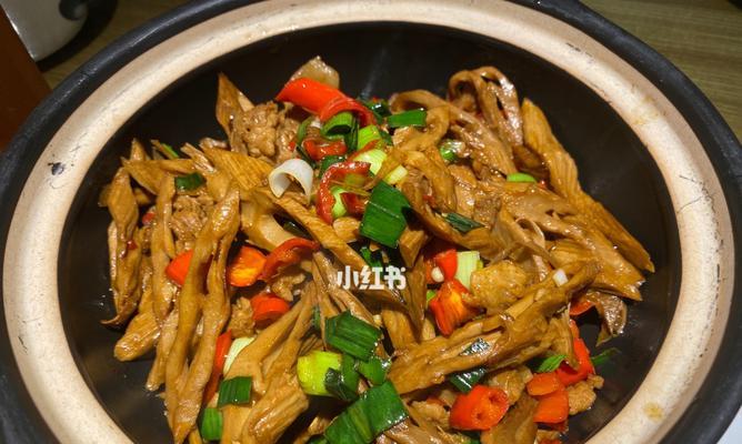 烧鸭掌的制作方法（味道鲜美）