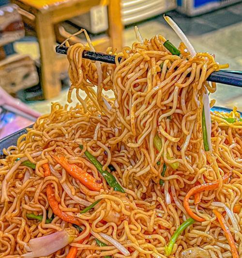 烧烤酱海鲜炒面，美味又健康的夏日佳品（品尝海鲜的独特魅力）