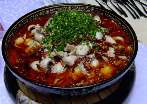 家常版烧大碗鱼制作方法（美味大碗鱼）