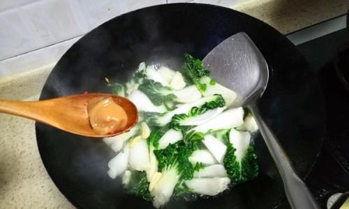 营养美味的汤奶白菜（掌握做法）