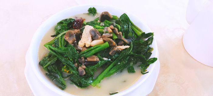 如何做一碗美味的汤菜心（教你轻松掌握的汤菜心做法）