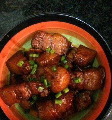 上海红烧肉的做法（传统口感重又鲜嫩的“红烧肉”怎么做）