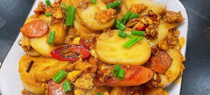 味道独特、入口鲜嫩、色香味俱佳，这就是上海炒年糕的诱惑力（味道独特、入口鲜嫩、色香味俱佳）