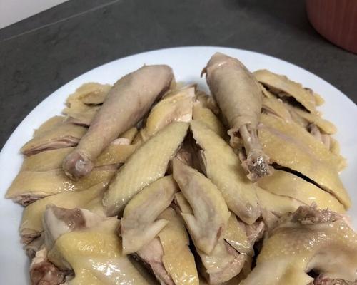上海名菜之白斩鸡制作全攻略（传统技艺与现代口感完美结合）