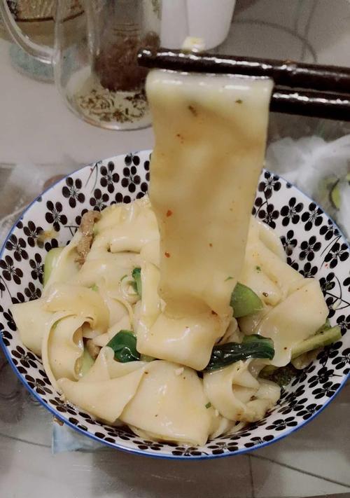 陕西特色美食——油泼裤带面（传统做法）