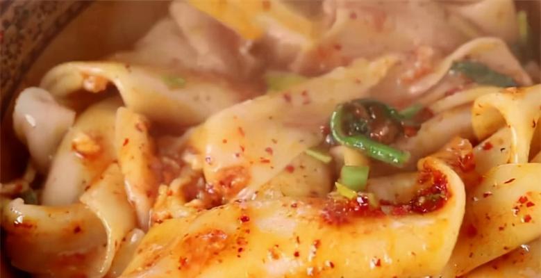 油泼面，陕西面食的代表之一（传承经典）