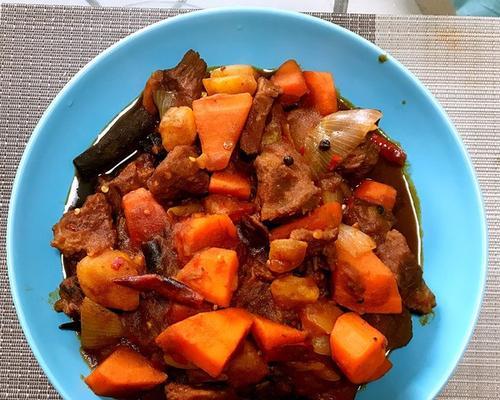 陕西风味胡萝卜丁肉辣子的制作方法（独特口感）