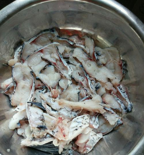 珊瑚岛特色美食——酸菜鱼的制作方法（一碗口感鲜美）