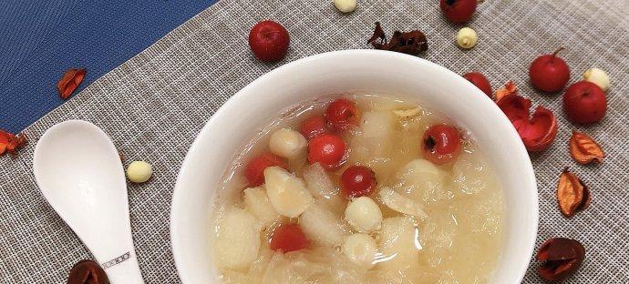 冰糖山楂粥——美味又健康的养生食品（山楂的神奇功效与制作冰糖山楂粥的方法）