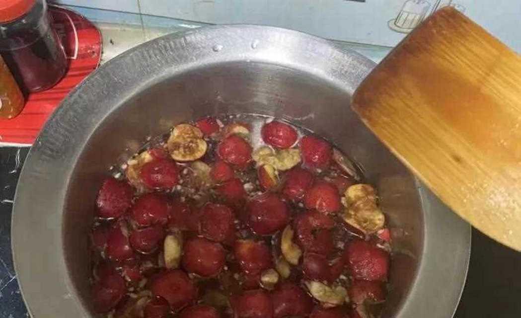山楂蜜汁黄瓜的制作方法（清爽解暑的夏日小食）