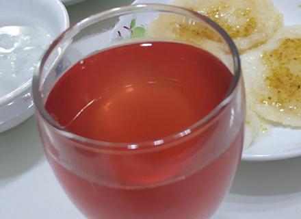 手工制作山楂果酒（从采摘到酿造）