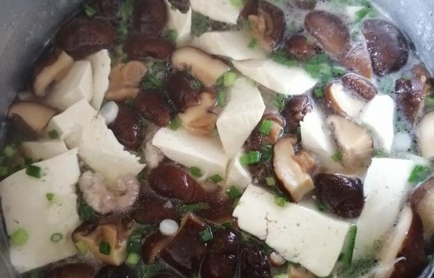 家常美食，健康汤品（一道简单营养的家常汤品）