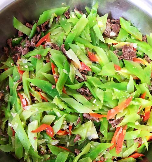 肉末香芹炒麻食，营养美味不容错过（家常小炒菜）