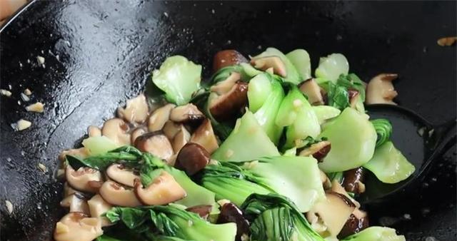 肉末香菇油菜，这个春天的美味（做法简单）