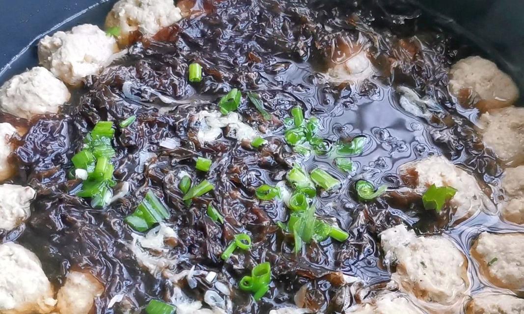美食特刊（学会制作美味又营养的肉末虾皮饼）