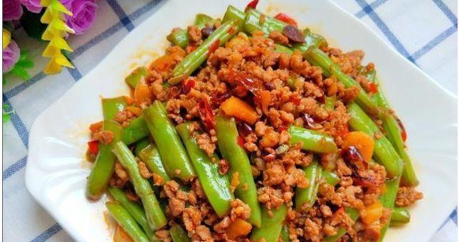 肉末四季豆角的美味做法（四季豆角的清脆口感）