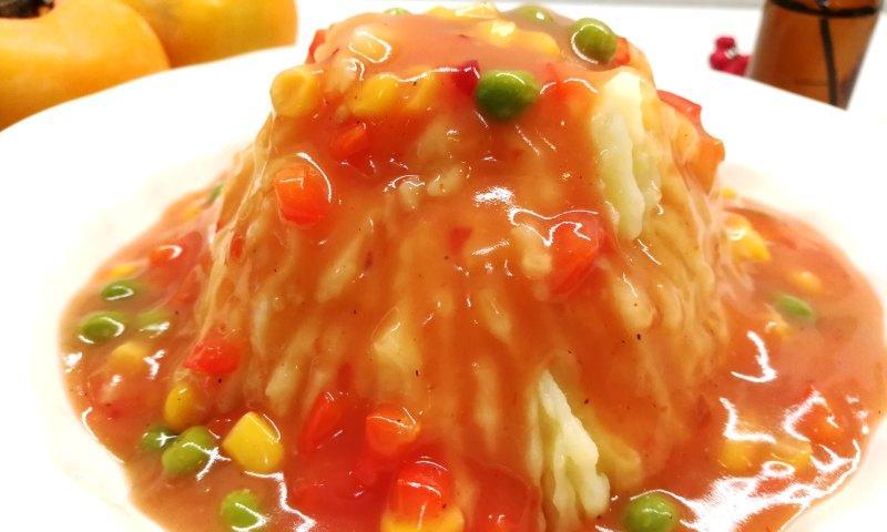 美味健康的肉末青椒土豆泥（利用秋季时令食材制作美食）