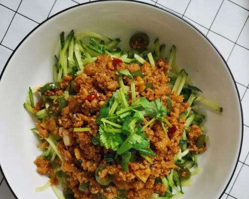 清爽美食，肉末青瓜的做法（家常美食）