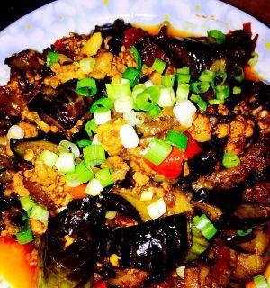美味健康的微波肉末茄子，轻松享受健康生活（简单易操作的微波肉末茄子做法）