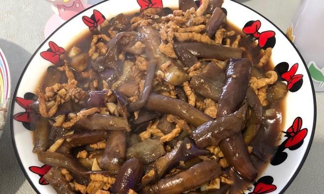 美味健康的微波肉末茄子，轻松享受健康生活（简单易操作的微波肉末茄子做法）