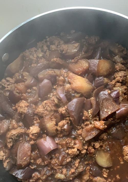 美味健康的微波肉末茄子，轻松享受健康生活（简单易操作的微波肉末茄子做法）
