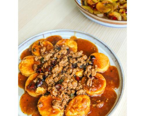 用肉末蘑菇烧日本豆腐，轻松做美味料理（简单又美味）