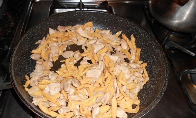 萝卜干肉末料理的多样化（品尝肉末萝卜干的美味）