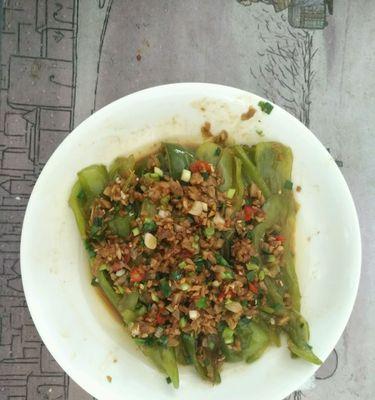 肉末辣椒的制作方法（口感鲜美）