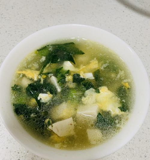 家常美味-肉末蛋汤（学会如何制作一份浓香可口的肉末蛋汤）