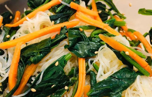 好吃又营养，肉末拌菠菜的做法（简单易学）