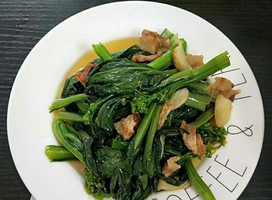 美味健康的肉粒炒菜心（传统食材与现代健康的完美结合）