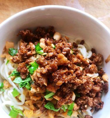 美味烤双菇，肉酱香浓无比（以肉酱烤双菇的做法）