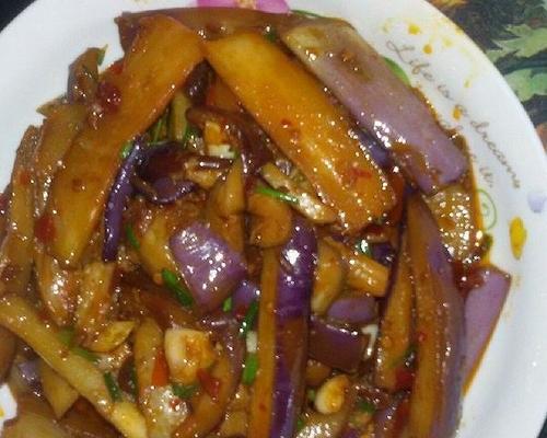 肉酱焗茄子的美味做法（教你轻松做出口感绝佳的肉酱焗茄子）