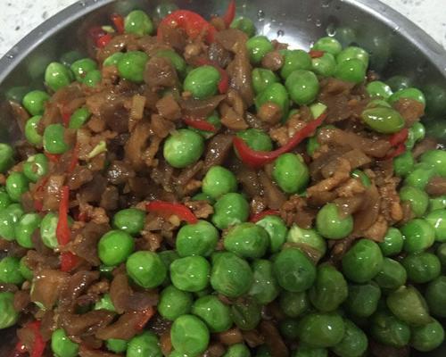 简单易学的肉丁炒青豆做法（快手菜谱）