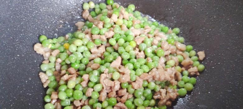 简单易学的肉丁炒青豆做法（快手菜谱）