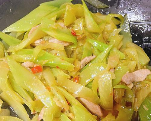 肉炒莴苣丝（美味健康的家常菜）