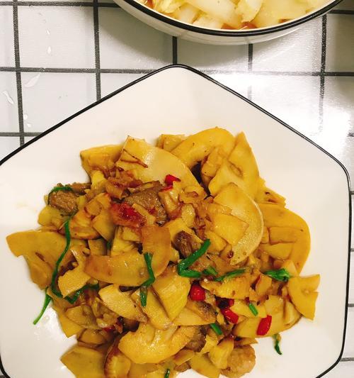 瘦肉炒莴苣片，美味又营养（如何在家做一道健康又美味的菜肴）