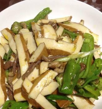 咸猪肉炒豆干的家常做法（用咸猪肉提味）